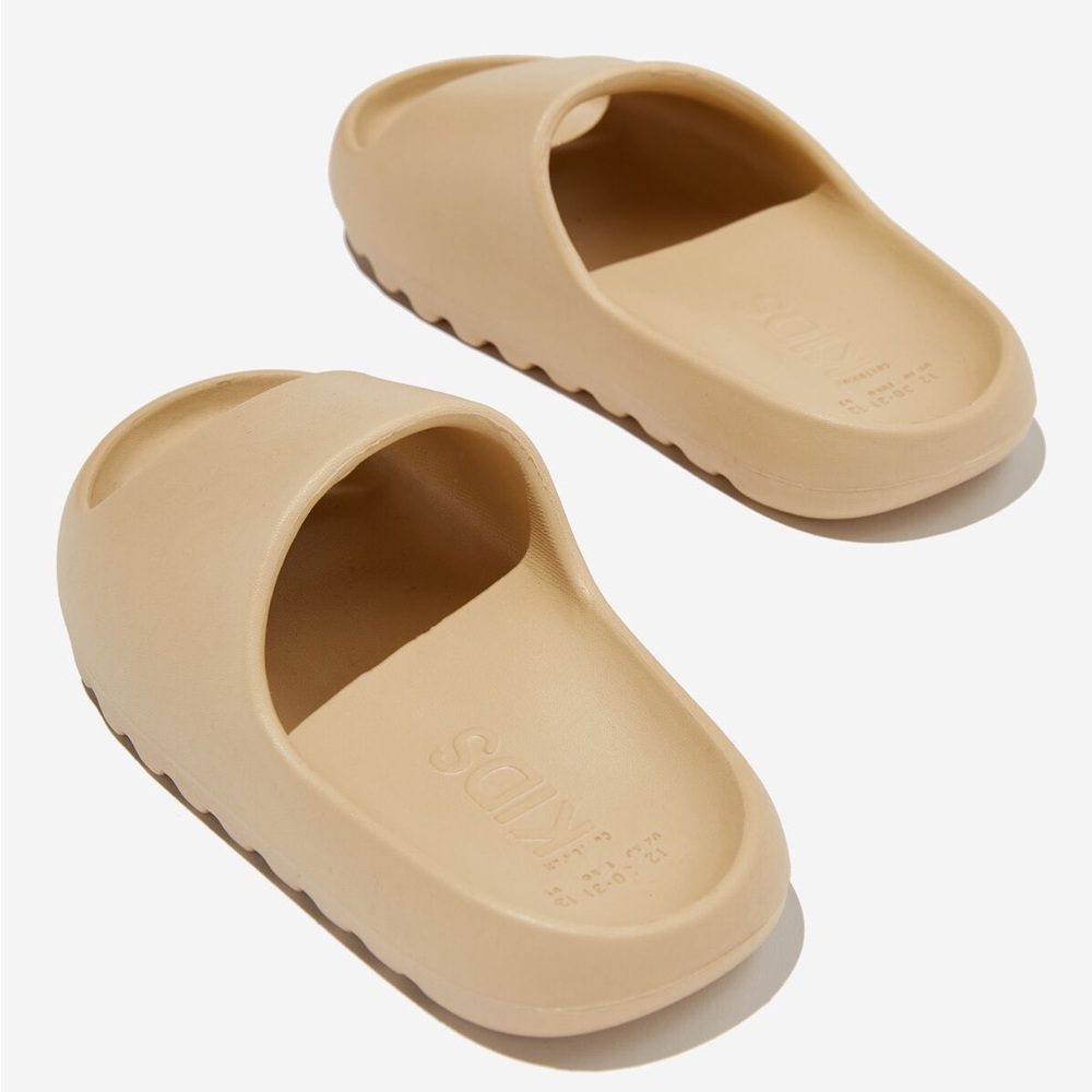 Brand new kids slide sandal - Picture 2 of 4